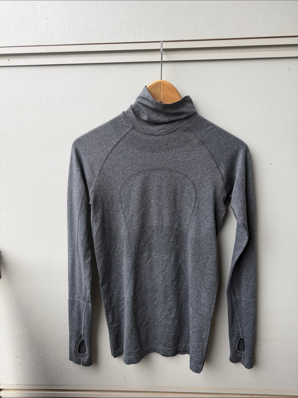 lululemon athletica Men's Charcoal Gray Turtleneck Sweater